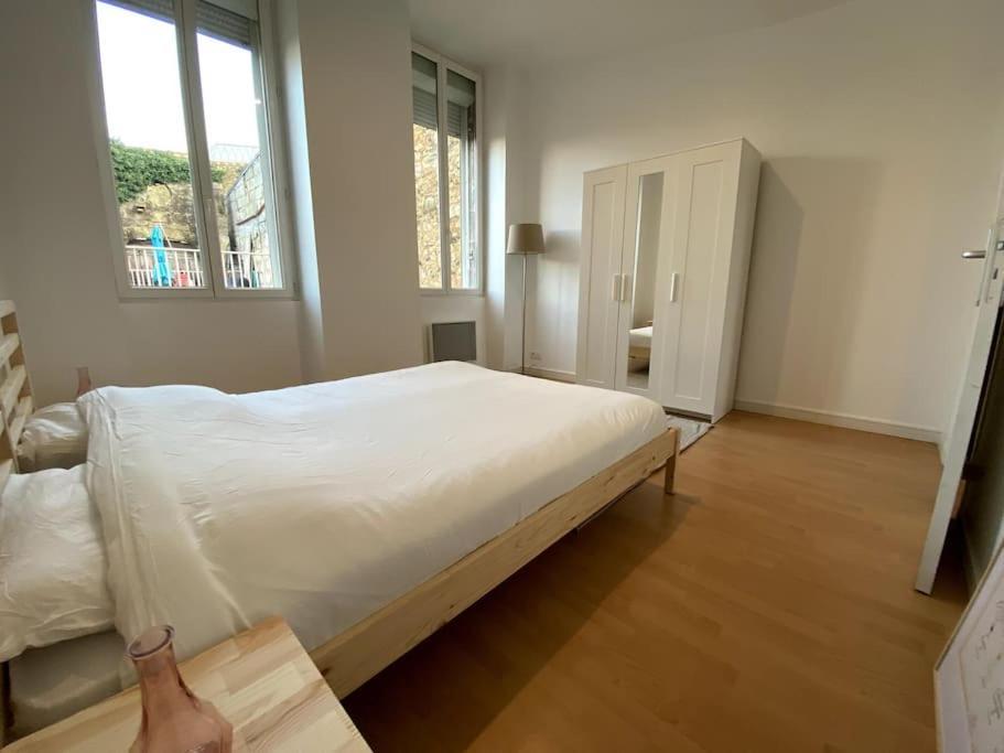 - Le Saugeron - Apartman Blaye Kültér fotó