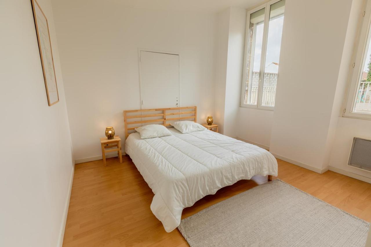 - Le Saugeron - Apartman Blaye Kültér fotó
